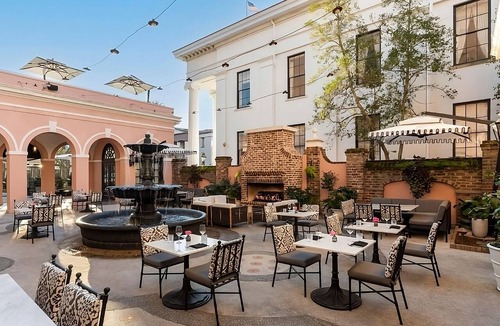 Charleston Historic District Hotel | Charleston Historic District! Outdoor Swimming Pool, Pets Allowed!