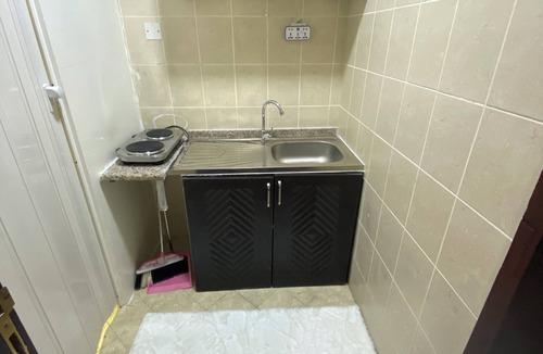 Abu Dhabi Apartment | Charming 1-bedroom studio with AC in Abu Dhabi