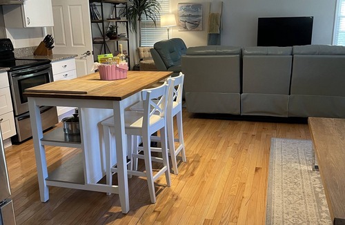 Isle of Palms House | Charming family vacation cottage, close to the beach on Isle of Palms.