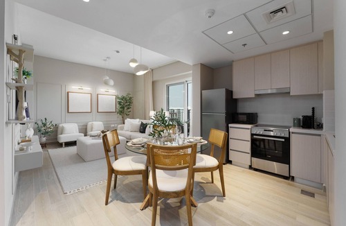 Abu Dhabi Apartment | Charming Retreat w/Panoramic Views on Yas Island