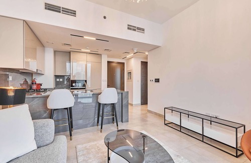 Business Bay Apartment | Chic 1-Bedroom Retreat in Heart of Business Bay
