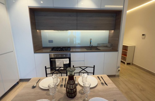 Dubai Marina Apartment | Chic Marina Vibes: 1BR Pad with Epic Views- 914