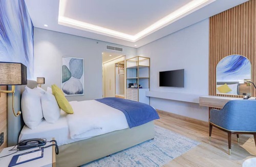 Garhoud Hotel | Classic Room | Movenpick Al Bustan | DXB 5 Min, Pool + Spa