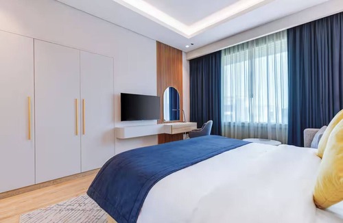 Garhoud Hotel | Classic Room | Movenpick Al Bustan | DXB 5 Min, Pool + Spa