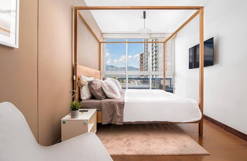 Mata Redonda Apartment | Classy Apartment w/ King Bed Close to Airports