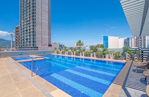 Mata Redonda Apartment | Classy Apartment w/ King Bed Close to Airports