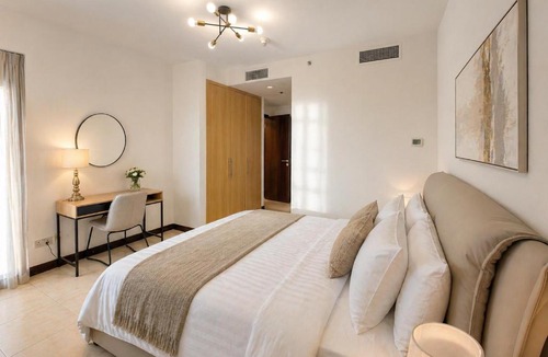 Jumeirah Lake Towers Apartment | Click Stay - JLT - 2 Bedroom & Balcony Lakes View Entire Apartment -RM