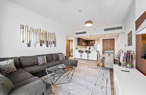 Bur Dubai Apartment | Contemporary 1BR City View Apartment at 1 Residence