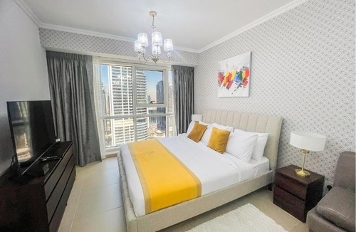 Jumeirah Lake Towers Apartment | Cosmos Living Premier Studio Near Metro
