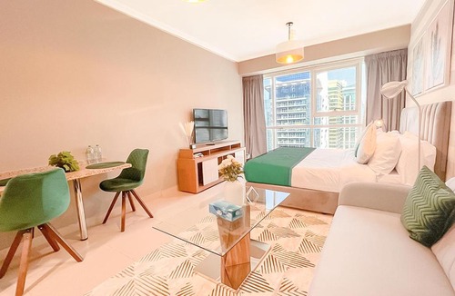 Jumeirah Lake Towers Apartment | Cosmos Living Premier Studio Near Metro