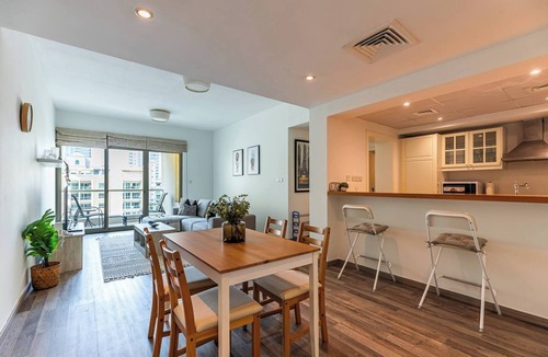 The Greens Apartment | Cosy & Spacious 1BR at The Greens/Pool View