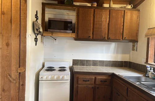 Foxfire Estates House | Couples Getaway cozy Cabin by trails in Blue Ridge