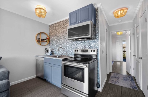 Folly Field Condo | Couples Retreat with Modern Vibes. Ocean Views from Balcony. King Bed - C353