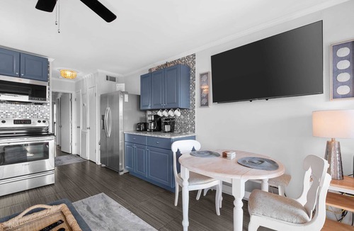 Folly Field Condo | Couples Retreat with Modern Vibes. Ocean Views from Balcony. King Bed - C353