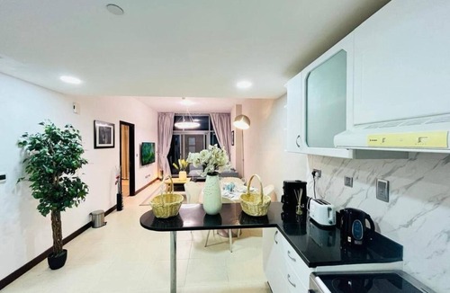 Jumeirah Lake Towers Apartment | Cozy 1-bedroom apartment in fabulous Dubai with AC