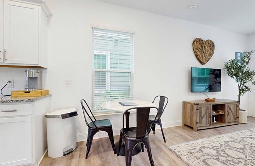 Goose Creek House | Cozy 2BR Pet Friendly Walkable Resort Cottage w/Pool Access