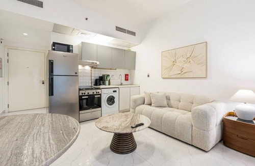 Jumeirah Village Circle Apartment | Cozy Elegant Studio in the Heart of JVC