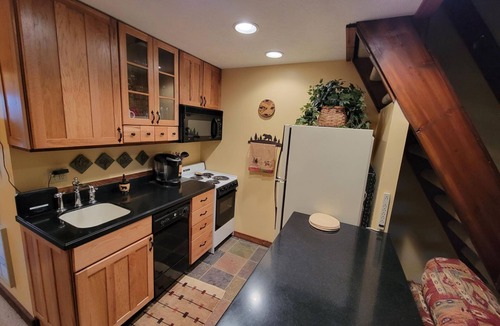 Sawmill Village Condo | Cozy Loft nestled atop of Snowshoe
