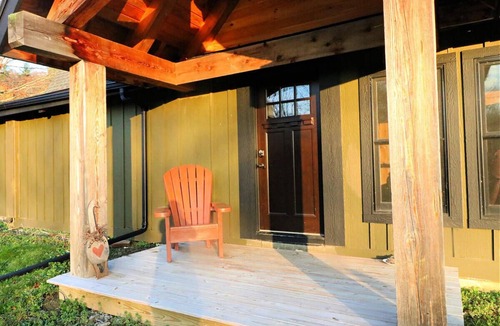 Great Valley House | Cozy Timber Frame Home! 5 minutes to Holiday Valley and downtown Ellicottville!