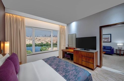 Muscat Hotel | Crowne Plaza Muscat OCEC by IHG