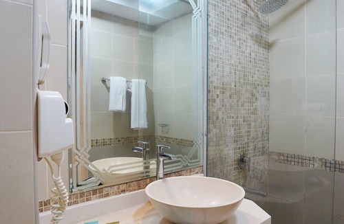 Al Sabkha Hotel | Cube Hotel Dubai
