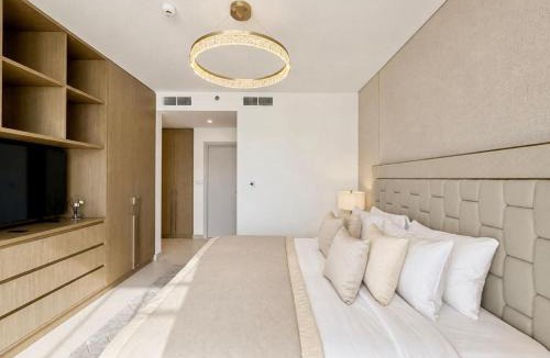 Dubai Marina Apartment | Daniels 3BR Plus M at Emaar Beachfront with Marina view