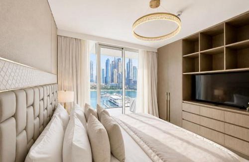 Dubai Marina Apartment | Daniels 3BR Plus M at Emaar Beachfront with Marina view