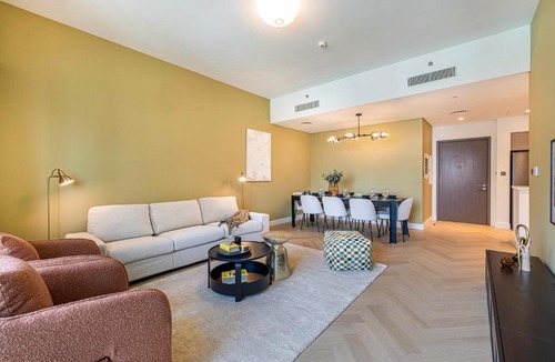 Downtown Dubai Apartment | Daniels Luxe 3BR Downtown with Skyline View