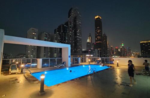 Al Satwa Apartment | Deluxe Apartments Near WTC and Sheikh Zayed