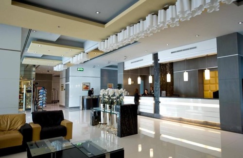 Al Qusais House | Deluxe Room In Al Qusais 3 By Luxury Bookings