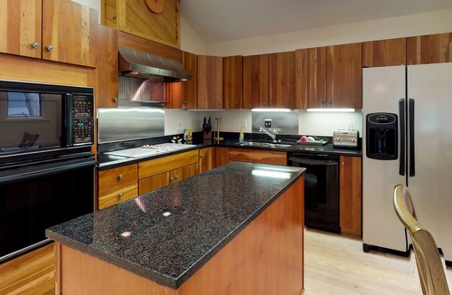 Vanderhorst Plantation House | Dog-Friendly Family Fome Close to the Beach, Tennis Courts, & Golf