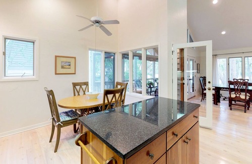 Vanderhorst Plantation House | Dog-Friendly Family Fome Close to the Beach, Tennis Courts, & Golf