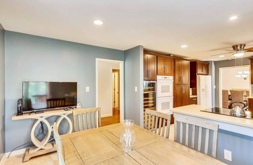 Seabrook Island House | Dog-friendly home with large deck, on-site pools, tennis & Beach Club