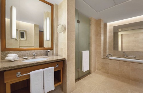 Barr Al Jissah Hotel | Doubletree By Hilton Muscat Al Waha