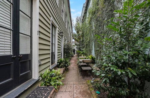 Harleston Village Condo | Downtown Charleston Serenity~1br/1ba Condo