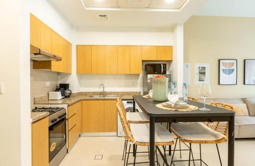 Downtown Dubai Apartment | Downtown Dubai Apartment with Pool & Gym Access