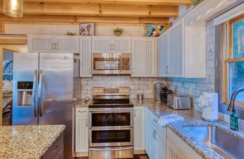 Ellijay Cabin | Dragonfly Den - Luxury RIVERFRONT/Hot Tub/Games!