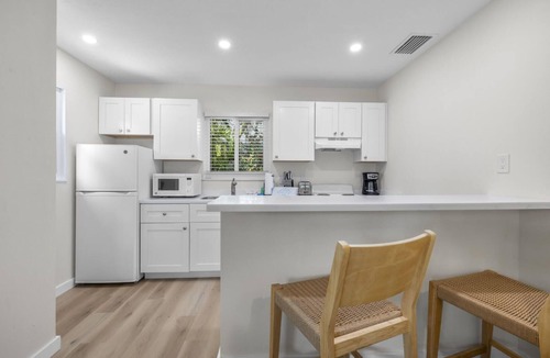 Sanibel House | Driftwood Inn