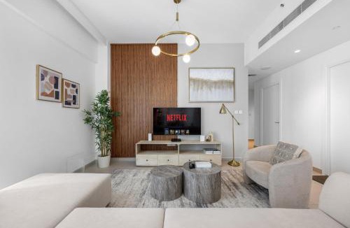 Dubai Apartment | Dubai Creek Gem, Stylish Condo With Two Balconies
