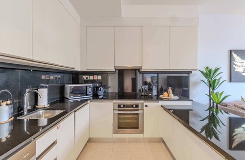 Dubai Marina Apartment | Elegant 1BR & Views at JW Marriott Dubai Marina