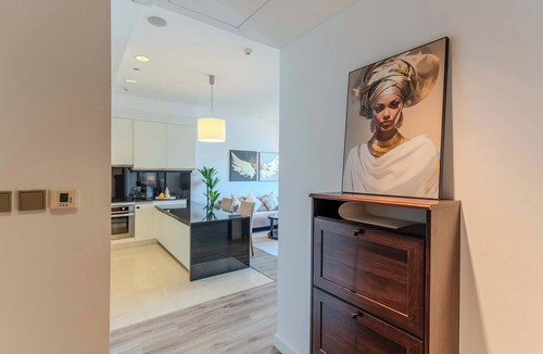 Dubai Marina Apartment | Elegant 1BR & Views at JW Marriott Dubai Marina