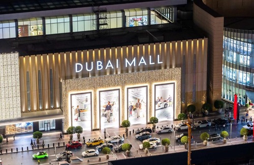 Bur Dubai Apartment | Elegant 4BR Apartment with Burj Khalifa and Fountain Views Connected to Dubai Mall