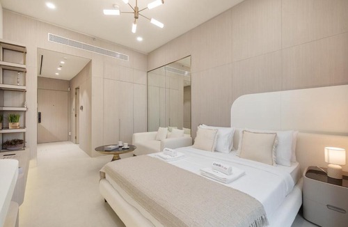 Jumeirah Village Circle Apartment | Elegant Studio Escape in JVC - by Czechin