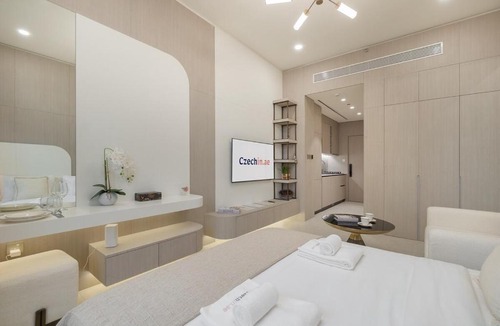 Jumeirah Village Circle Apartment | Elegant Studio Escape in JVC - by Czechin
