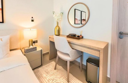 Abu Dhabi Apartment | Elegant Studio - Luxe Yas Golf Retreat
