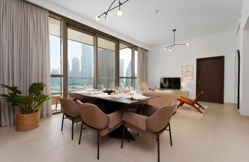 Bur Dubai Apartment | Elite Escape - 3 BHK Burj View & Dubai Mall Access