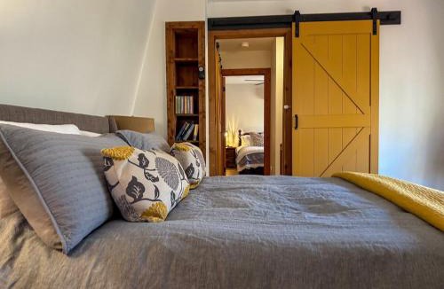 Highlands House | Entire cabin on Lake Sequoyah