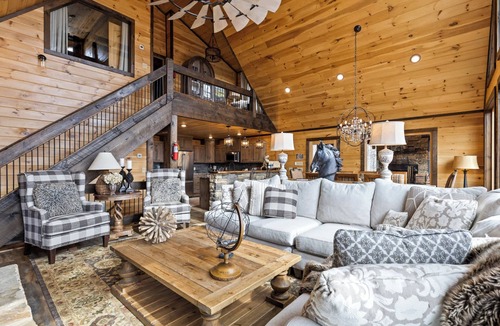Ellijay House | Epic Mountain Views: Hot Tub, Games and Firepit