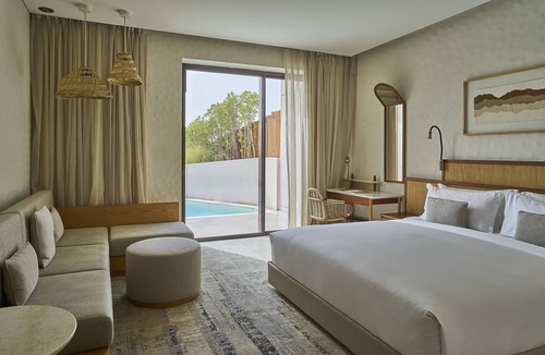 Abu Dhabi Hotel | ERTH Abu Dhabi Hotel