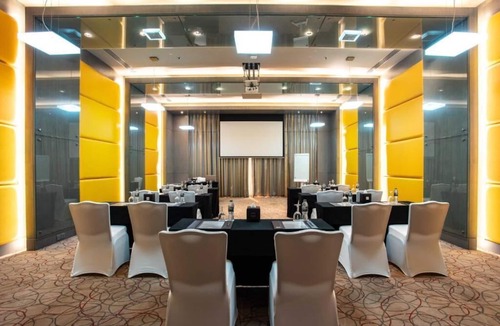 Al Qusais House | Executive Room In Al Qusais 3 By Luxury Bookings